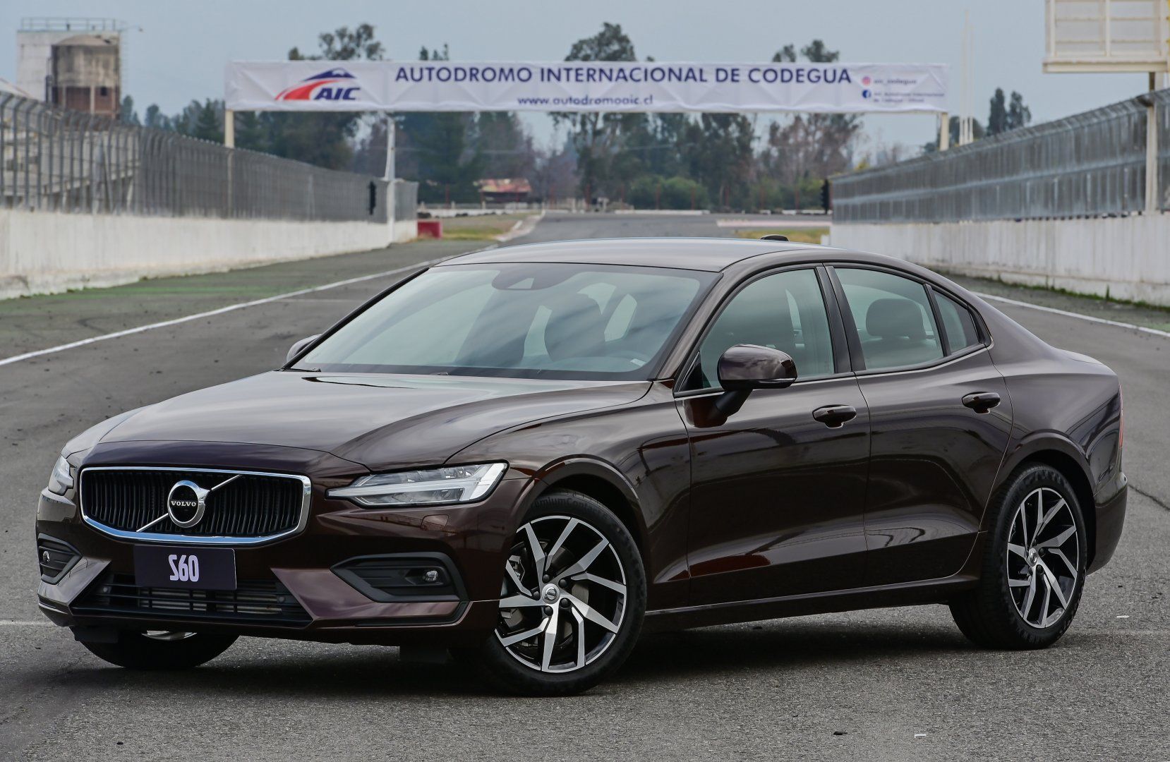 Volvo Cresce 45% em Vendas de EVs no Brasil em 2025: 21.600 Unidades